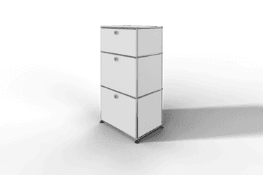 USM Haller schmales Highboard mit 3 Klapptüren. Produktbild