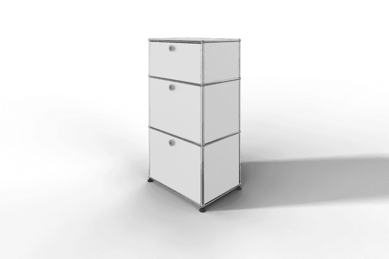 USM Haller schmales Highboard mit 3 Klapptüren. Produktbild