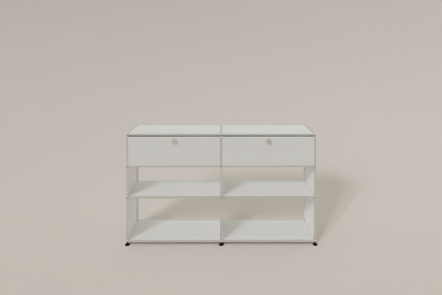 USM Haller Highboard mit 4 offenen Fächern und 2 niedrigen Klapptüren Produktbild