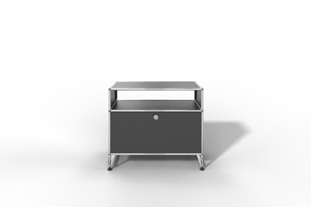 USM Haller Sideboard auf Sockel mit einer Klapptüre