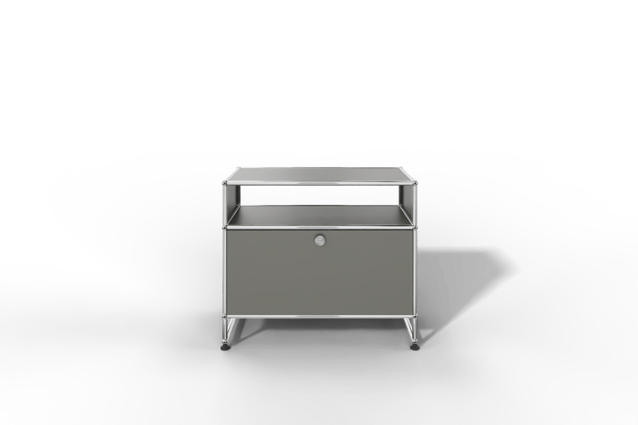 USM Haller Sideboard auf Sockel mit einer Klapptüre Produktbild