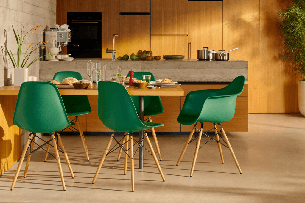 Vitra Eames Plastic Side Chair DSW Ahorn Produktbild