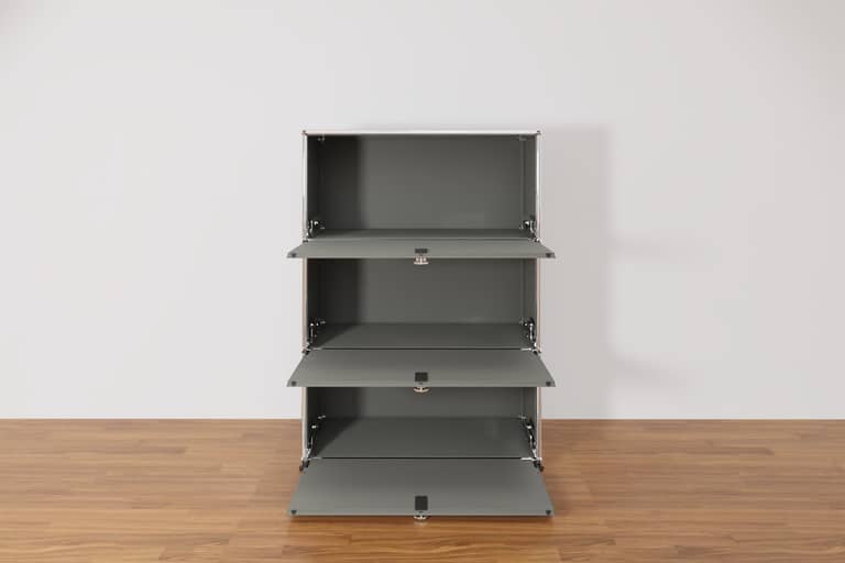 Original USM Haller Highboard mit 3 Klapptüren in mittelgrau Produktbild