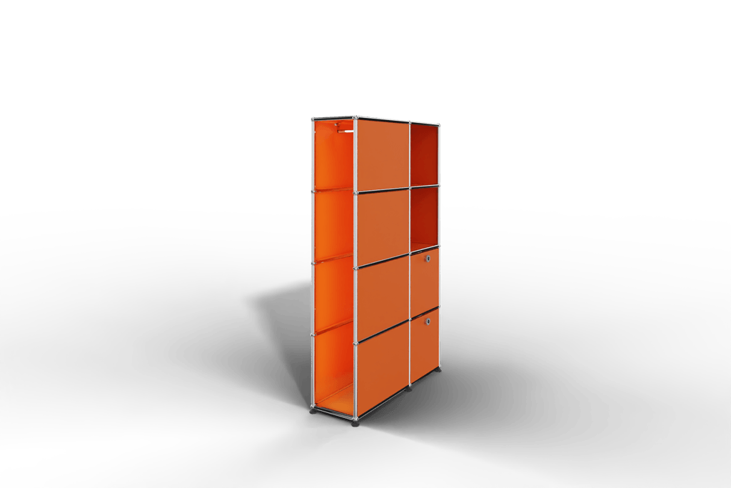 Seitlich geöffnete Garderobe mit Fächern und Klapptüren Produktbild