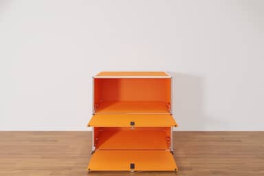 USM Haller Sideboard mit 2 Klapptüren übereinander in Reinorange, Ausstellungsstück Produktbild