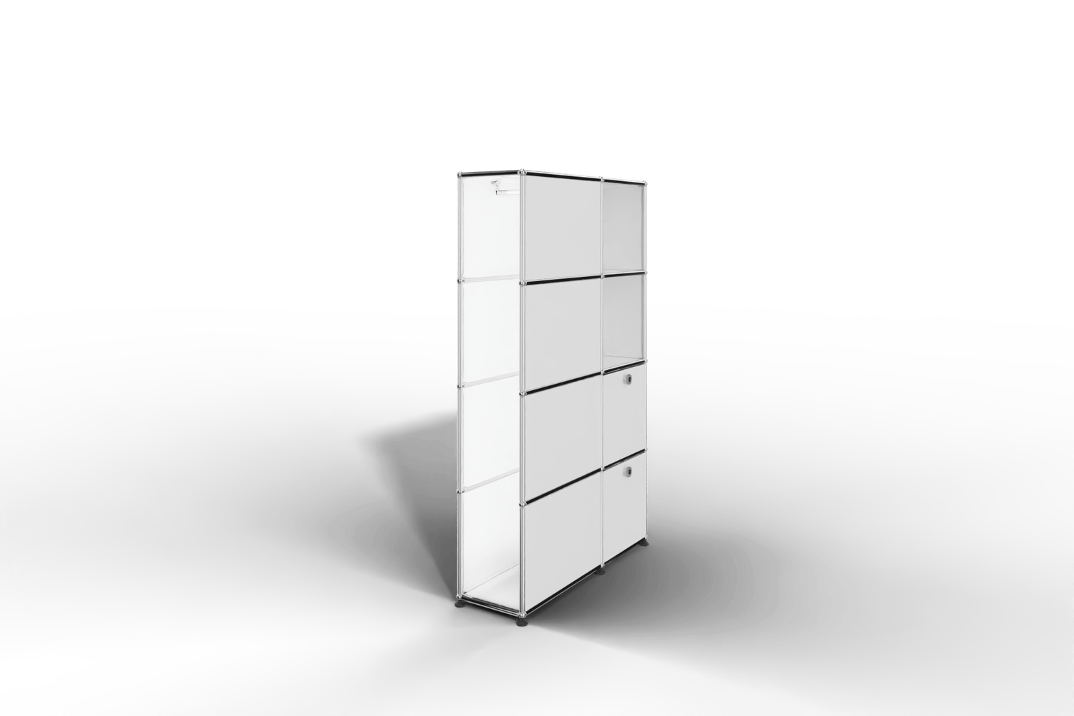 Seitlich geöffnete Garderobe mit Fächern und Klapptüren Produktbild