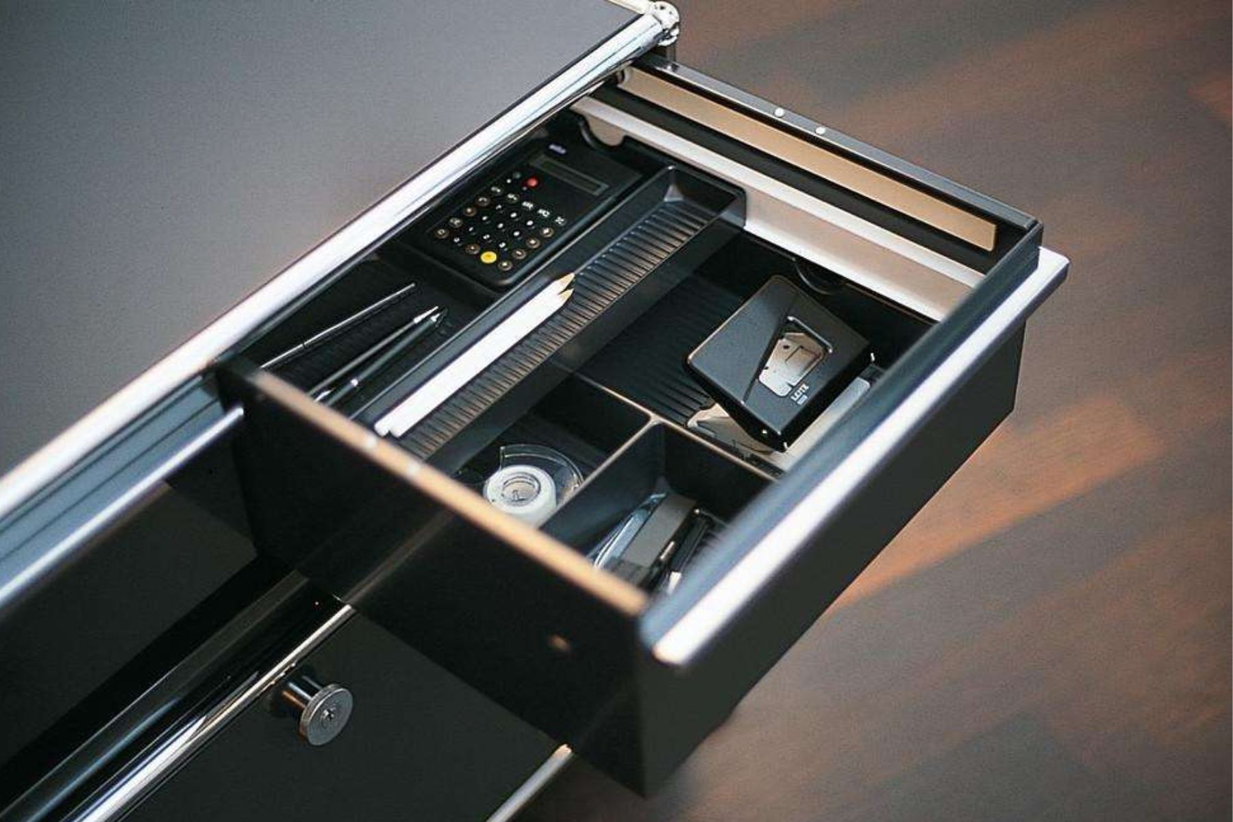 USM Rollcontainer-Materialeinsatz für A6 Schublade