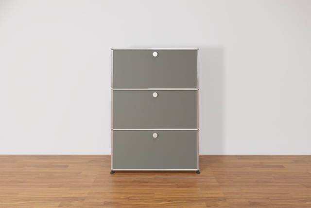 Original USM Haller Highboard mit 3 Klapptüren in mittelgrau
