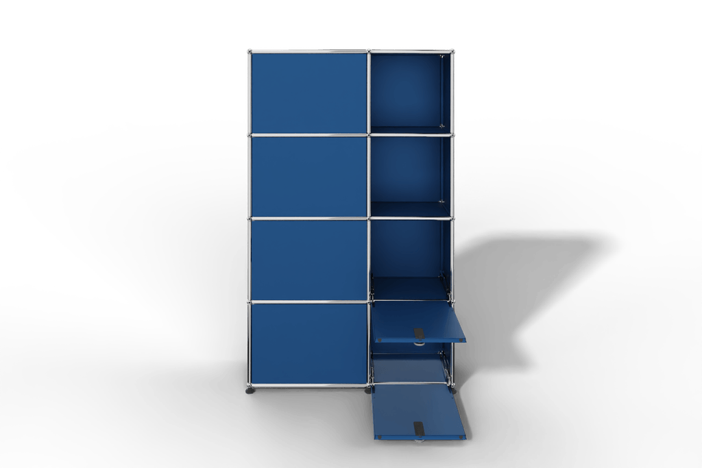 Seitlich geöffnete Garderobe mit Fächern und Klapptüren Produktbild