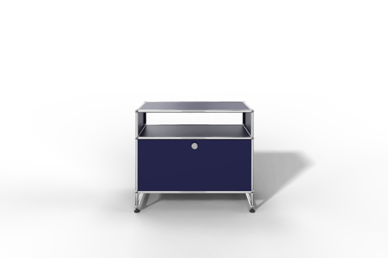 USM Haller Sideboard auf Sockel mit einer Klapptüre Produktbild