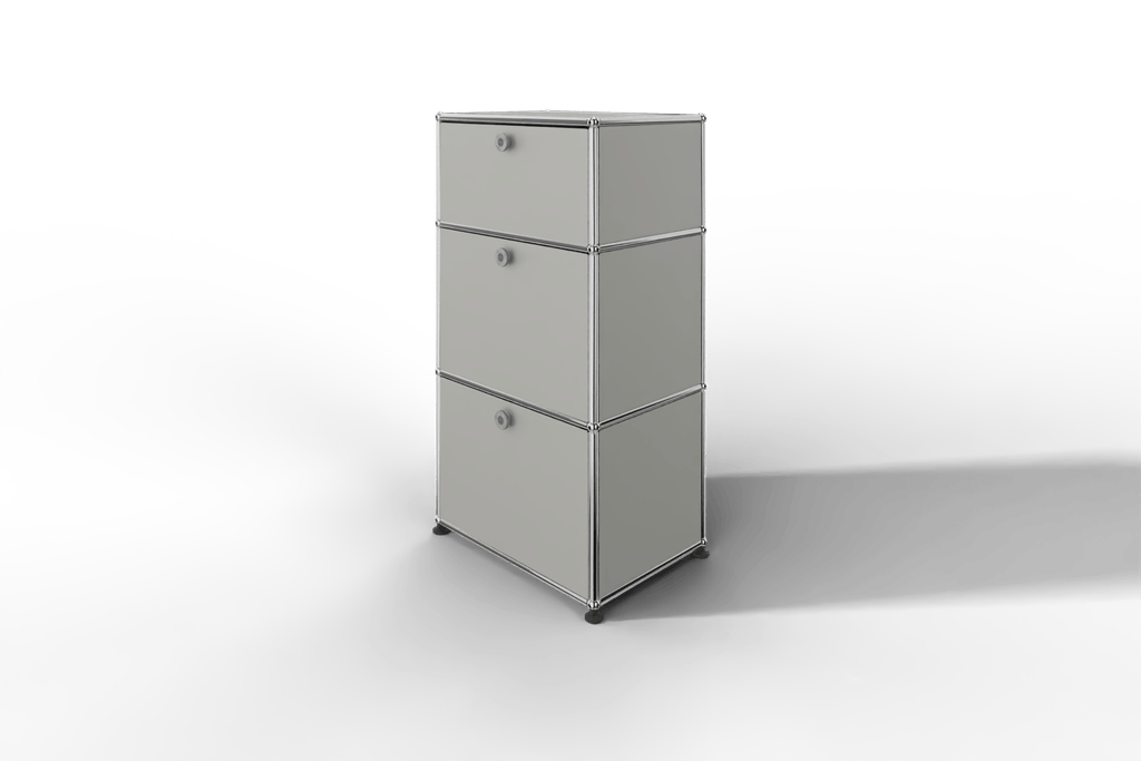 USM Haller schmales Highboard mit 3 Klapptüren. Produktbild