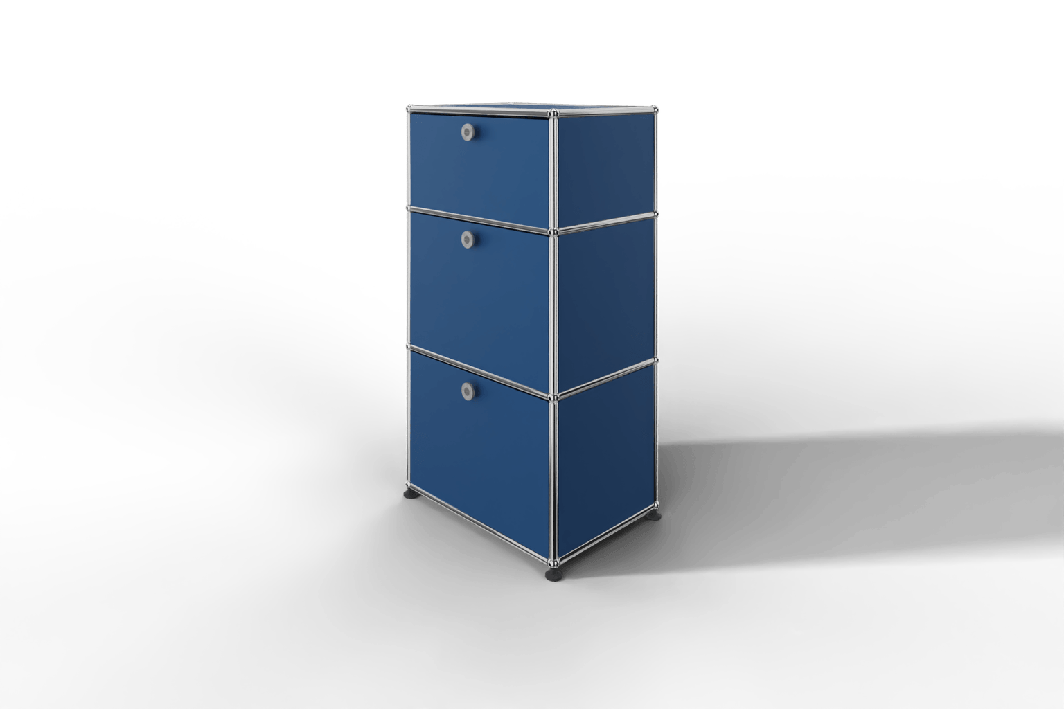 USM Haller schmales Highboard mit 3 Klapptüren. Produktbild